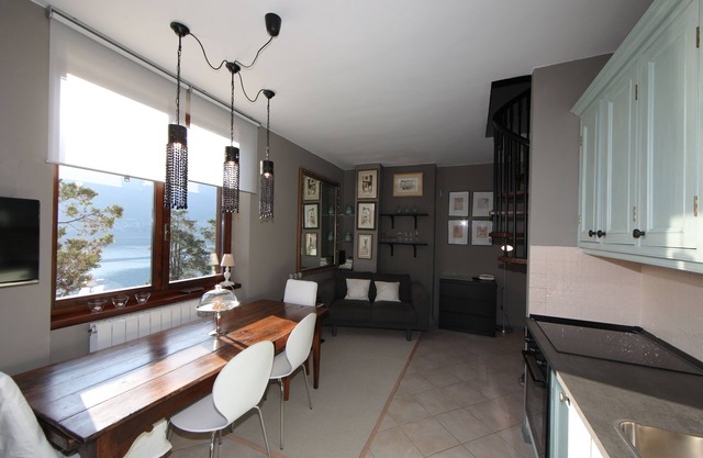 Wonderful front lake apartment near Bellagio