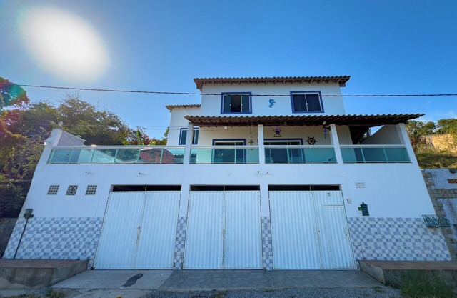 Wonderful house by the lake, with swimming pool and private gourmet area!