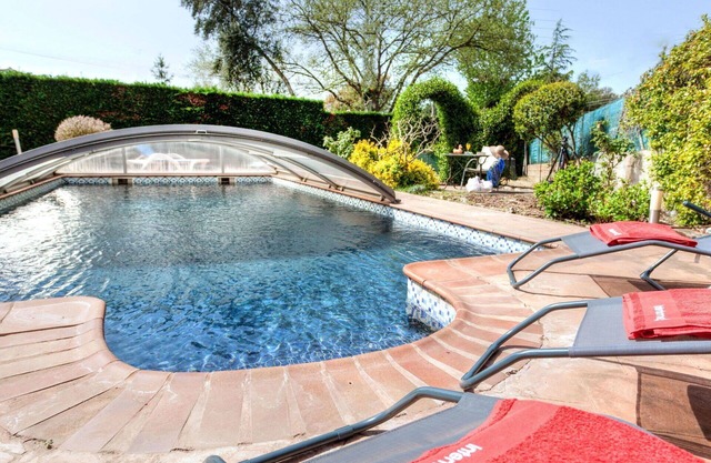 Wonderful private villa for 6 people with WIFI, private pool, TV, terrace, pets allowed and park.