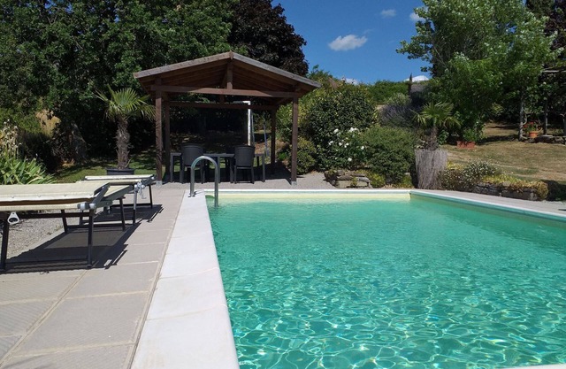 Wonderful private villa for 5 people with WIFI, private pool, TV, terrace, pets allowed and park.