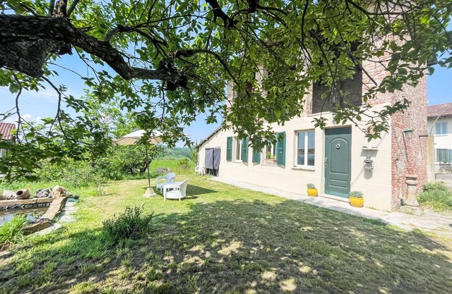 Wonderful private villa with WIFI, A/C, TV, patio, pets allowed, panoramic view and parking