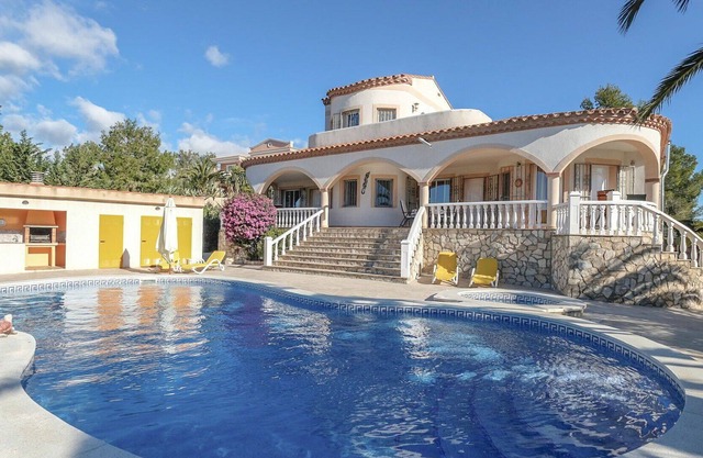 Wonderful private villa with private pool, hot tub, WIFI, TV, terrace, panoramic view and parking