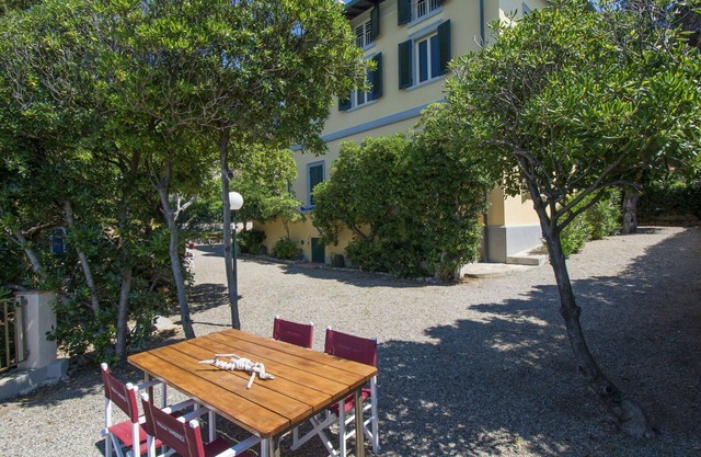 Wonderful private villa for 9 people with WIFI, TV, patio, pets allowed and parking