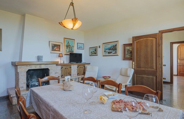 Wonderful private villa for 10 guests with WIFI, TV, terrace, pets allowed and parking