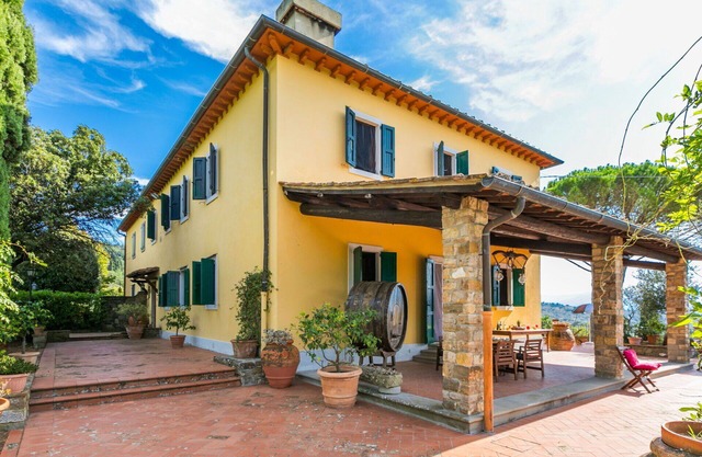 Wonderful private villa for 10 people with WIFI, TV, terrace, panoramic view and parking