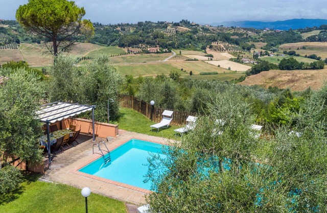 Wonderful private villa for 8 guests with WIFI, A/C, private pool, TV, terrace and parking