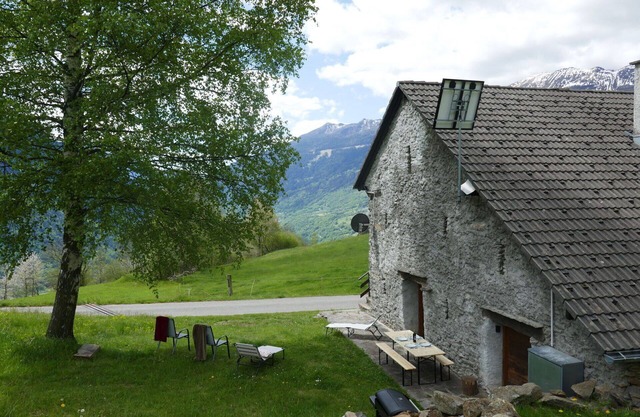 Wonderful private villa for 4 guests with WIFI, TV, pets allowed, panoramic view and parking