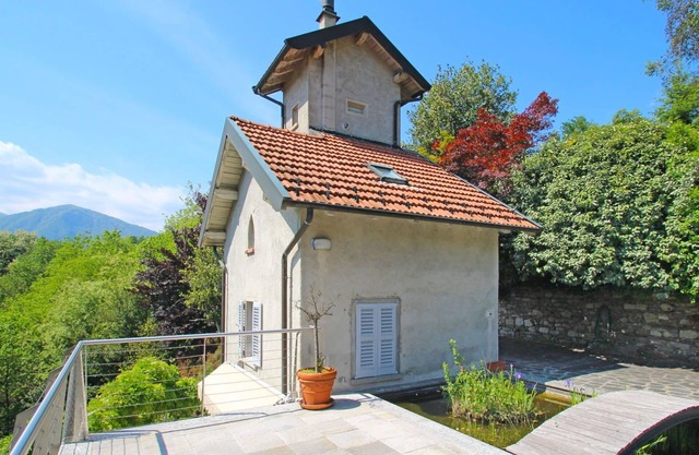 Wonderful private villa for 4 guests with patio and parking