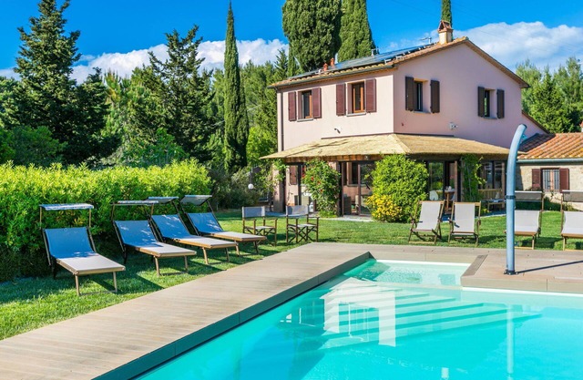 Wonderful private villa with A/C, WIFI, private pool, TV, patio, panoramic view and parking