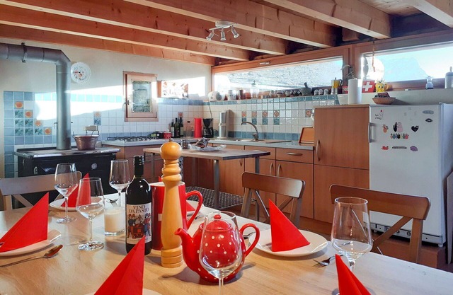 Wonderful private villa for 6 guests with TV, patio, pets allowed, panoramic view and parking