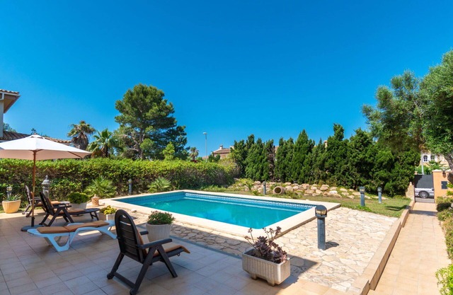 Wonderful private villa for 6 guests with A/C, private pool, WIFI, TV, patio and parking
