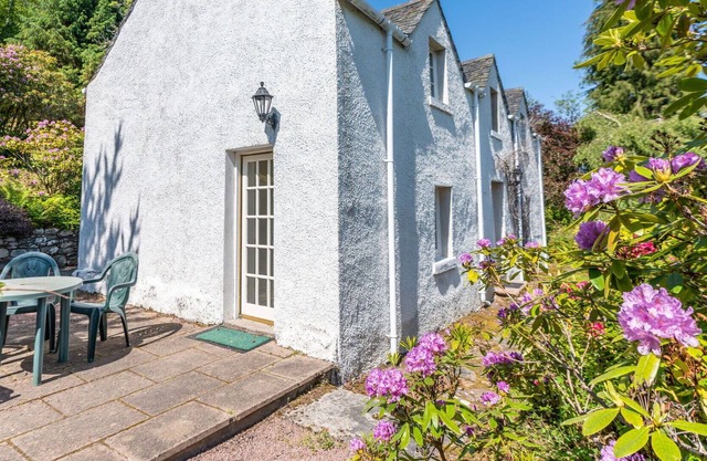 Wonderful private villa for 4 guests with WIFI, TV, pets allowed and parking