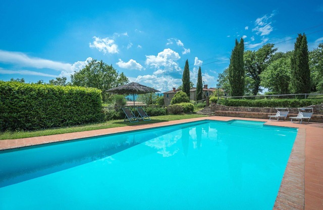 Wonderful private villa with private pool, WIFI, patio, pets allowed, panoramic view and parking