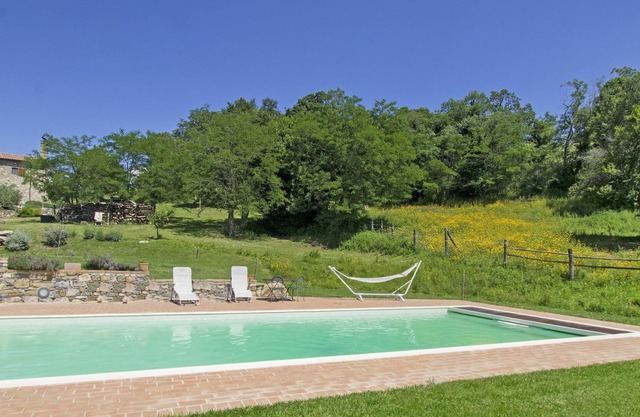 Wonderful private villa with WIFI, private pool, TV, patio, pets allowed, panoramic view and par...