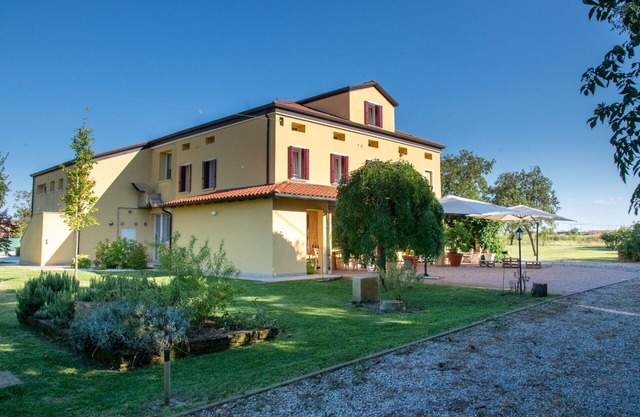 Wonderful private villa for 7 guests with A/C, WIFI and parking