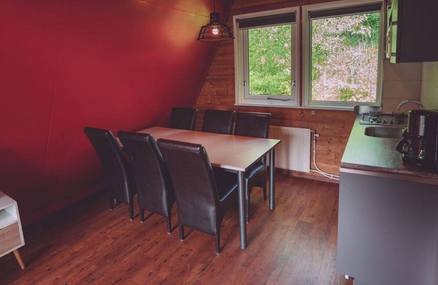 Wonderful private villa for 6 guests with WIFI, TV, pets allowed and parking