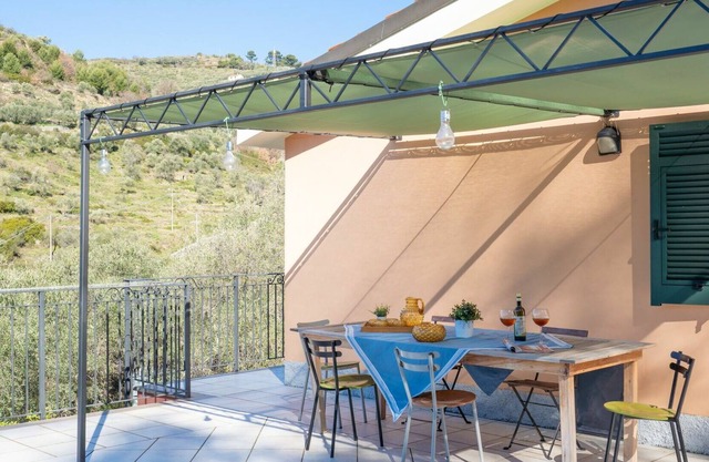 Wonderful private villa with internet, TV, terrace, pets allowed, panoramic view and parking