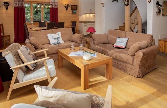 Wonderful private villa for 9 people with WIFI, TV, patio and parking