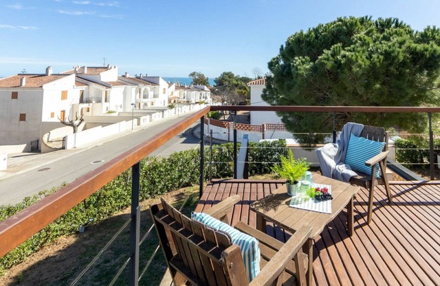 Wonderful private villa for 10 people with private pool, WIFI, TV, terrace and pets allowed