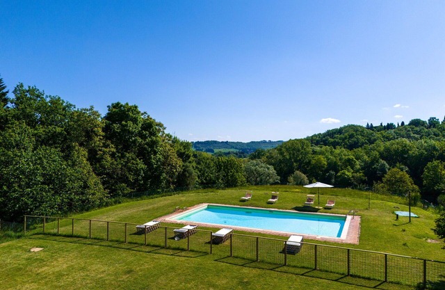 Wonderful private villa for 8 people with WIFI, private pool, TV, patio, panoramic view and park.