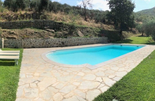Wonderful private villa with WIFI, private pool, TV, terrace, pets allowed, panoramic view, parking