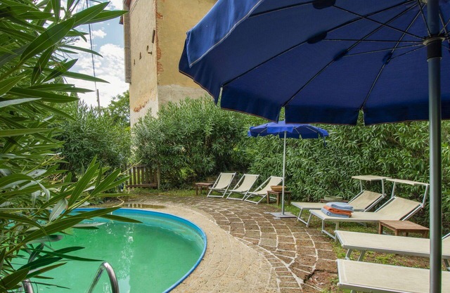 Wonderful private villa for 9 people with private pool, WIFI, TV, patio, pets allowed and parking