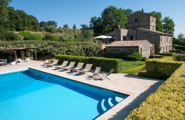 Wonderful private villa for 10 guests with private pool, A/C, WIFI, TV, patio and parking