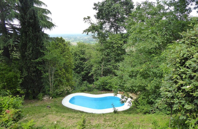 Wonderful private villa with hot tub, WIFI, private pool, A/C, patio and parking, close to Padua