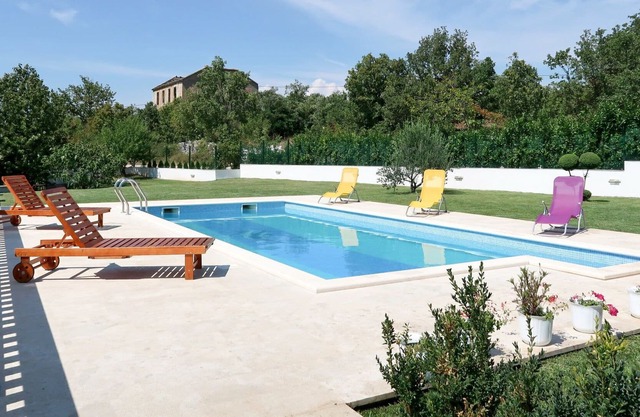 Wonderful private villa with WIFI, A/C, private pool, TV, terrace, pets allowed and parking