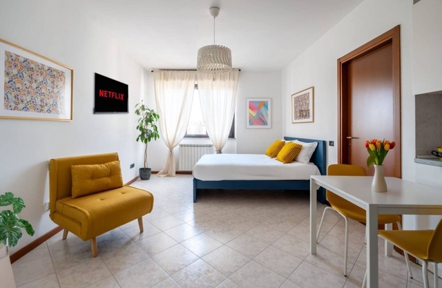 Wonderful studio apartment with Wifi in Como - ideal for couples or small families