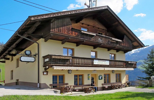Wonderful villa for 24 guests with WIFI, TV, terrace, pets allowed, panoramic view and parking