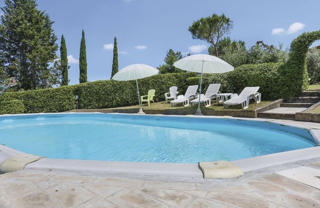 Wonderful villa for 12 people with private pool, TV, patio, pets allowed and parking