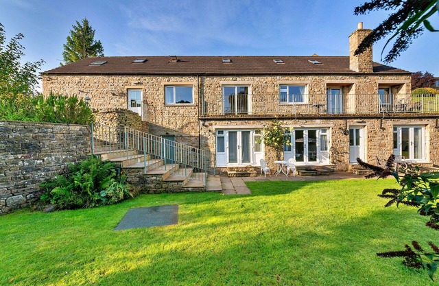 Wonderful villa for 16 guests with WIFI, terrace, pets allowed and parking