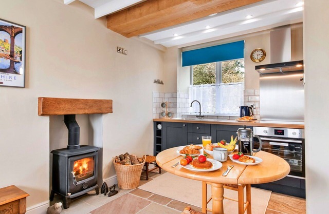 Wonderful villa for 2 guests with WIFI, TV, pets allowed and parking
