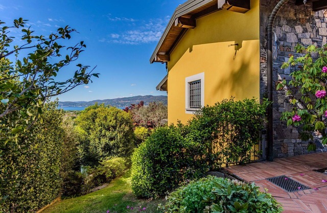 Wonderful villa for 6 guests with WIFI, A/C, TV and parking