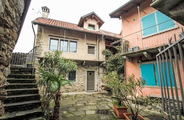 Wonderful villa for 6 guests with TV, patio and parking