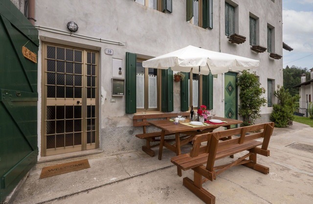 Wonderful villa for 8 guests with TV, patio and parking