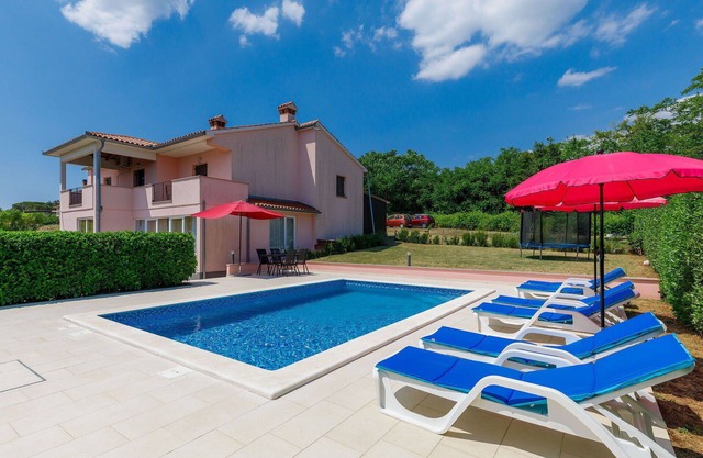 Wonderful villa for 8 people with private pool, A/C, WIFI, TV and terrace