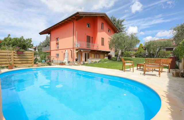 Wonderful villa for 5 guests with WIFI, A/C, private pool, TV, patio, panoramic view and parking