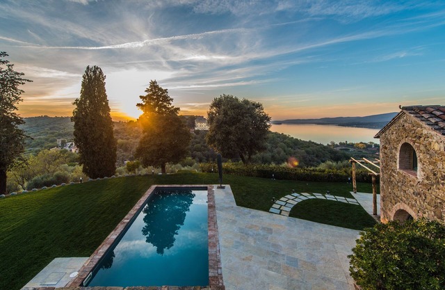 Wonderful villa with panoramic views, 5 bedrooms, private pool and spa