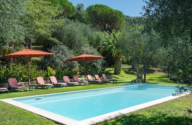 Wonderful villa with WIFI, private pool, A/C, TV, terrace and panoramic view, close to Lucca
