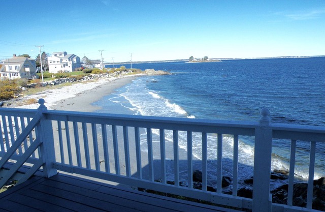 Wonderful Waterfront Home! Available weeks in 2025 in Sept & Oct.!