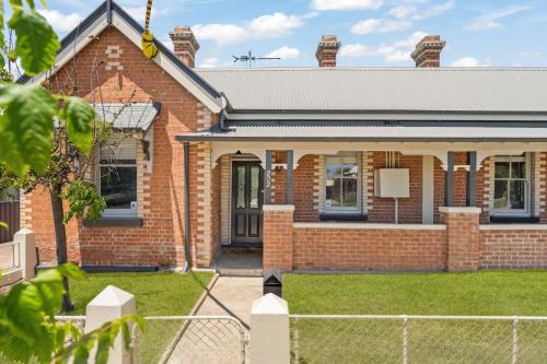 Wonderful William - Charming Home close to CBD