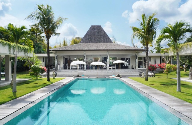 wonderfull villa with chef .