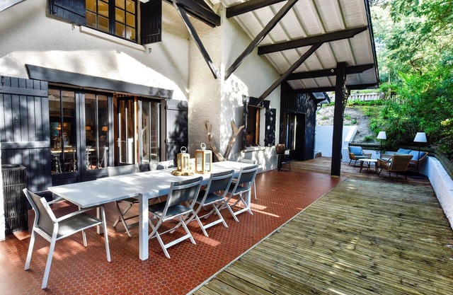 Wonderfully newly renovated Landaiser house with heated pool