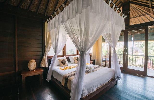 Wood bungalow