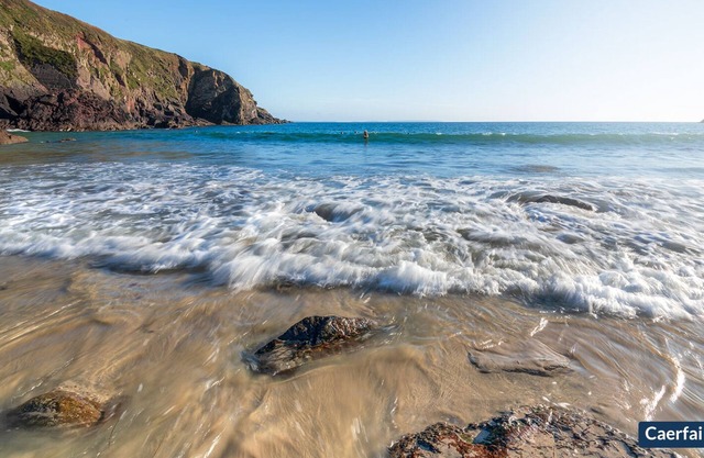 Wood Cottage, Holiday Home Llanunwas, Solva, Sleeps 4, 2 bedrooms, bathrooms