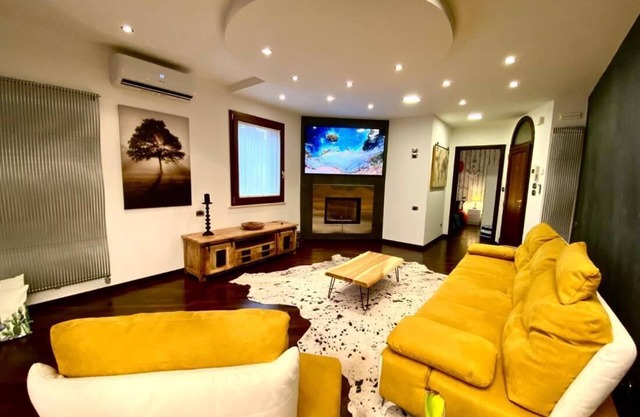 Wood Luxury House Wood Luxury House