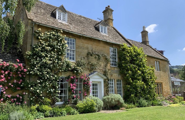 WOOD STANWAY HOUSE, family friendly, with open fire in Toddington