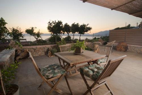 Wood&Stone Guesthouse